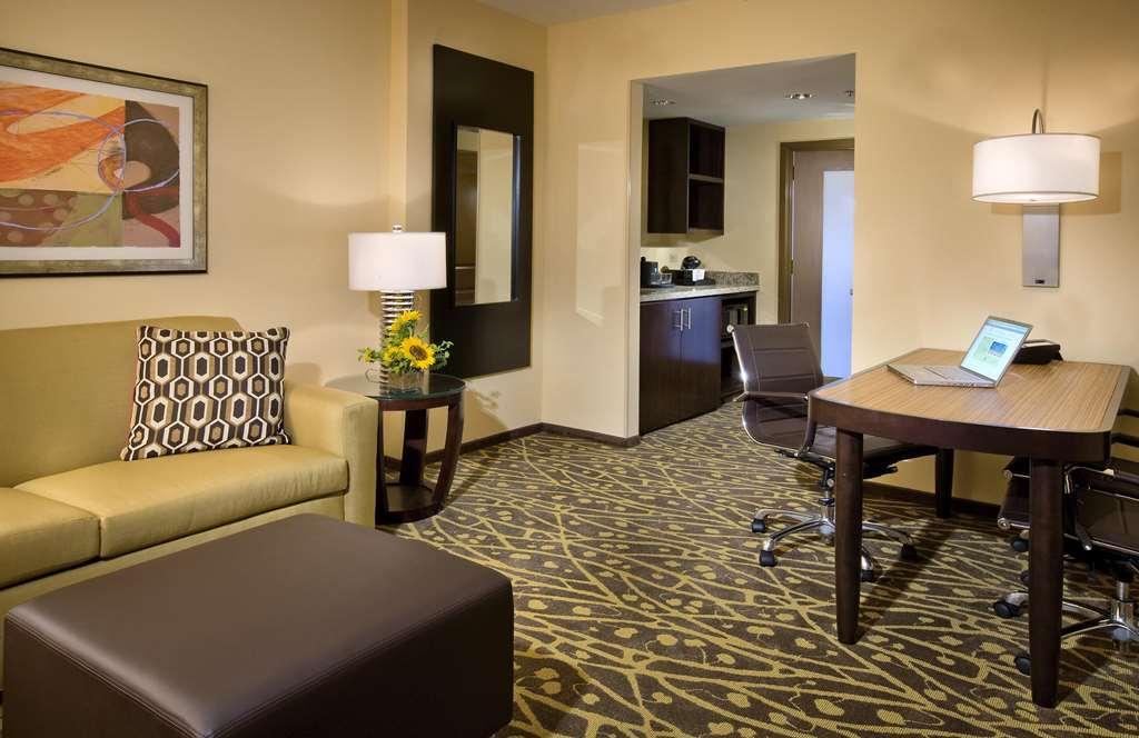 Hotel Embassy By Hilton Houston-energy Corridor