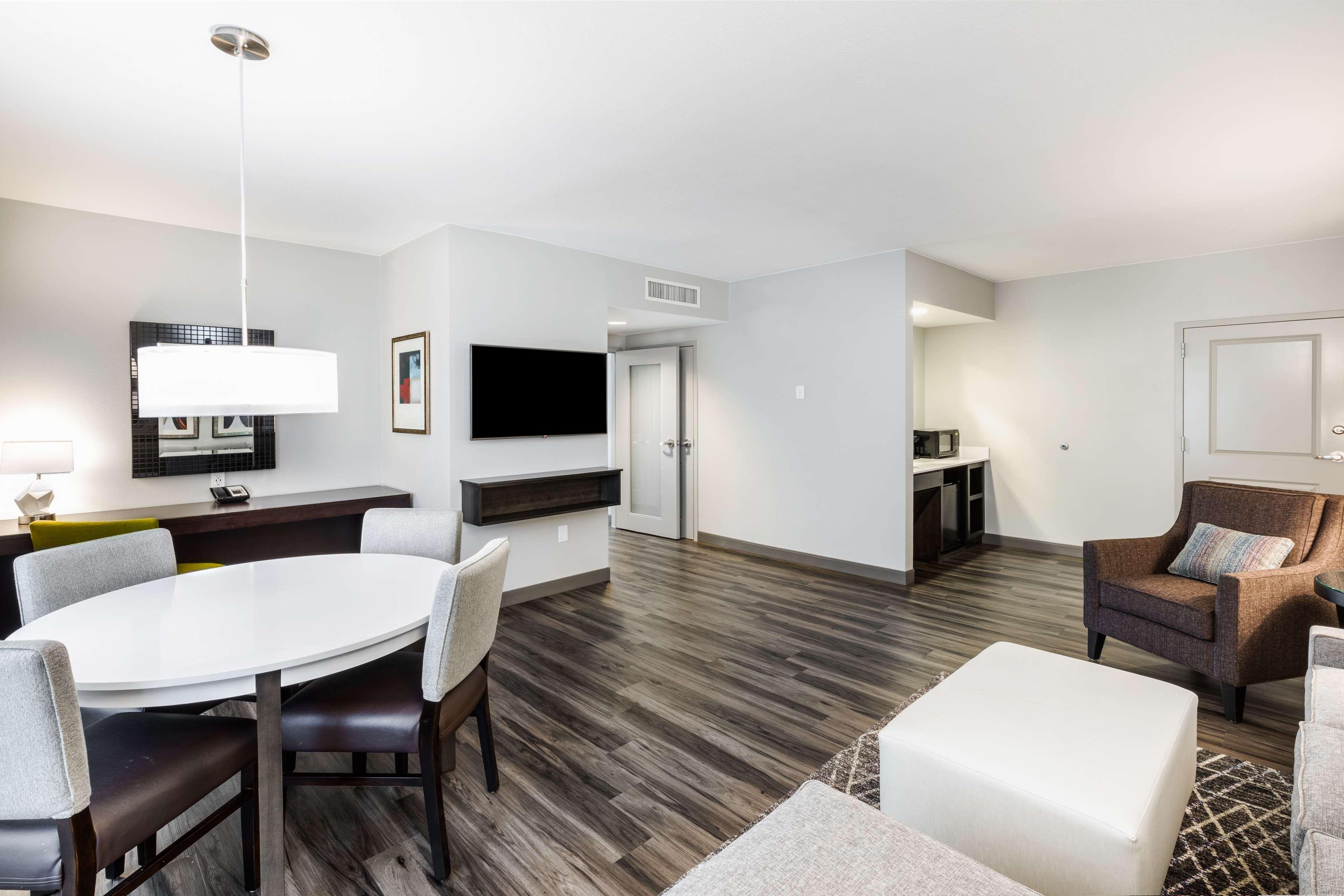 Embassy By Hilton Houston-energy Corridor
