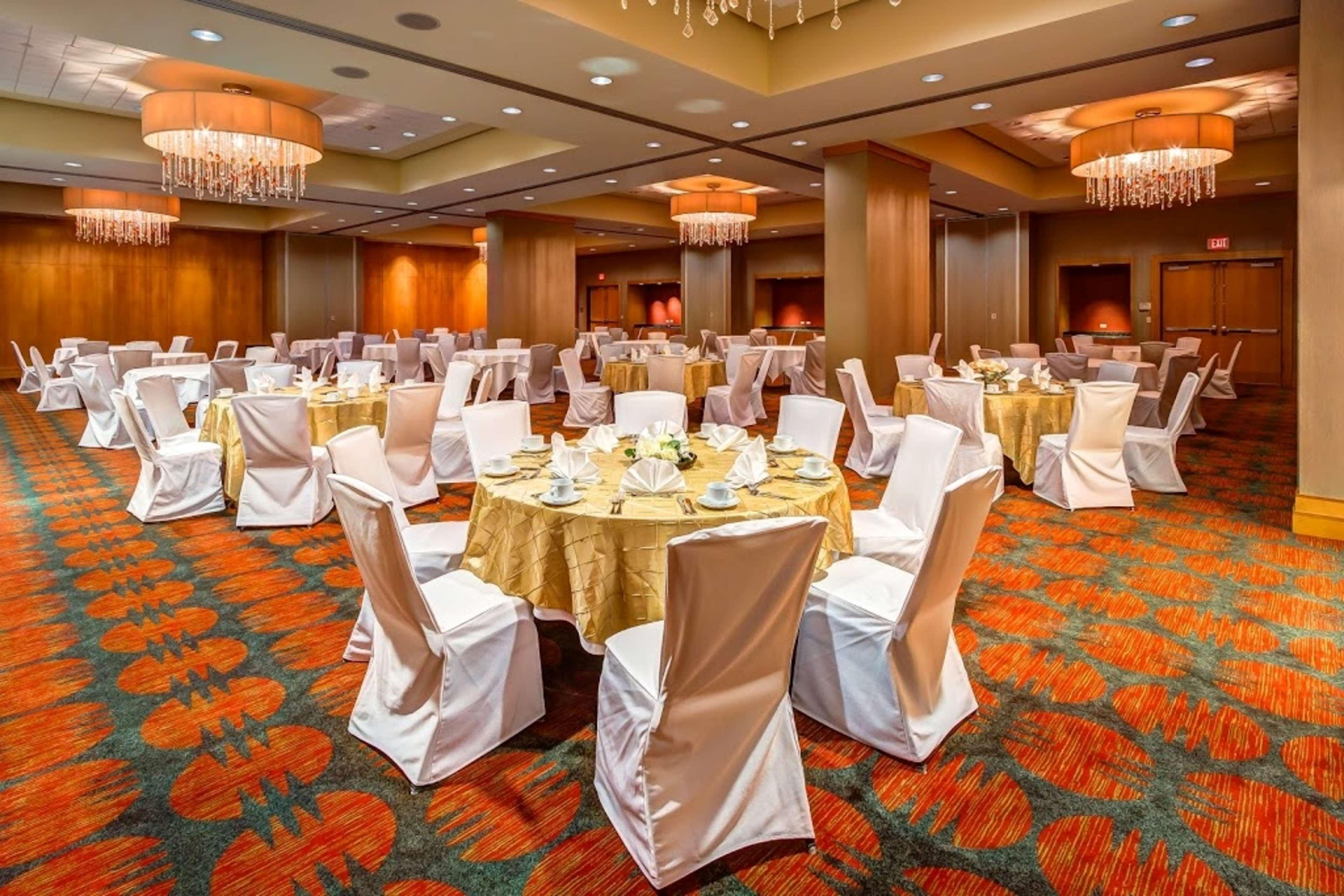 Hotel Embassy By Hilton Houston-energy Corridor 4*